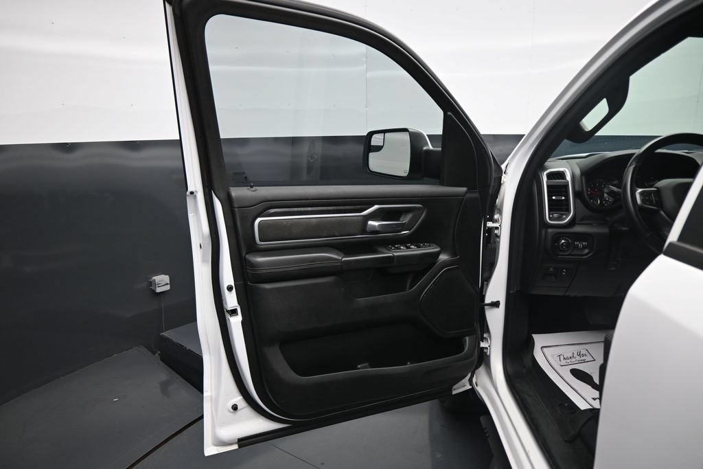Used 2019 RAM 1500 Big Horn AWD/4WD image 11