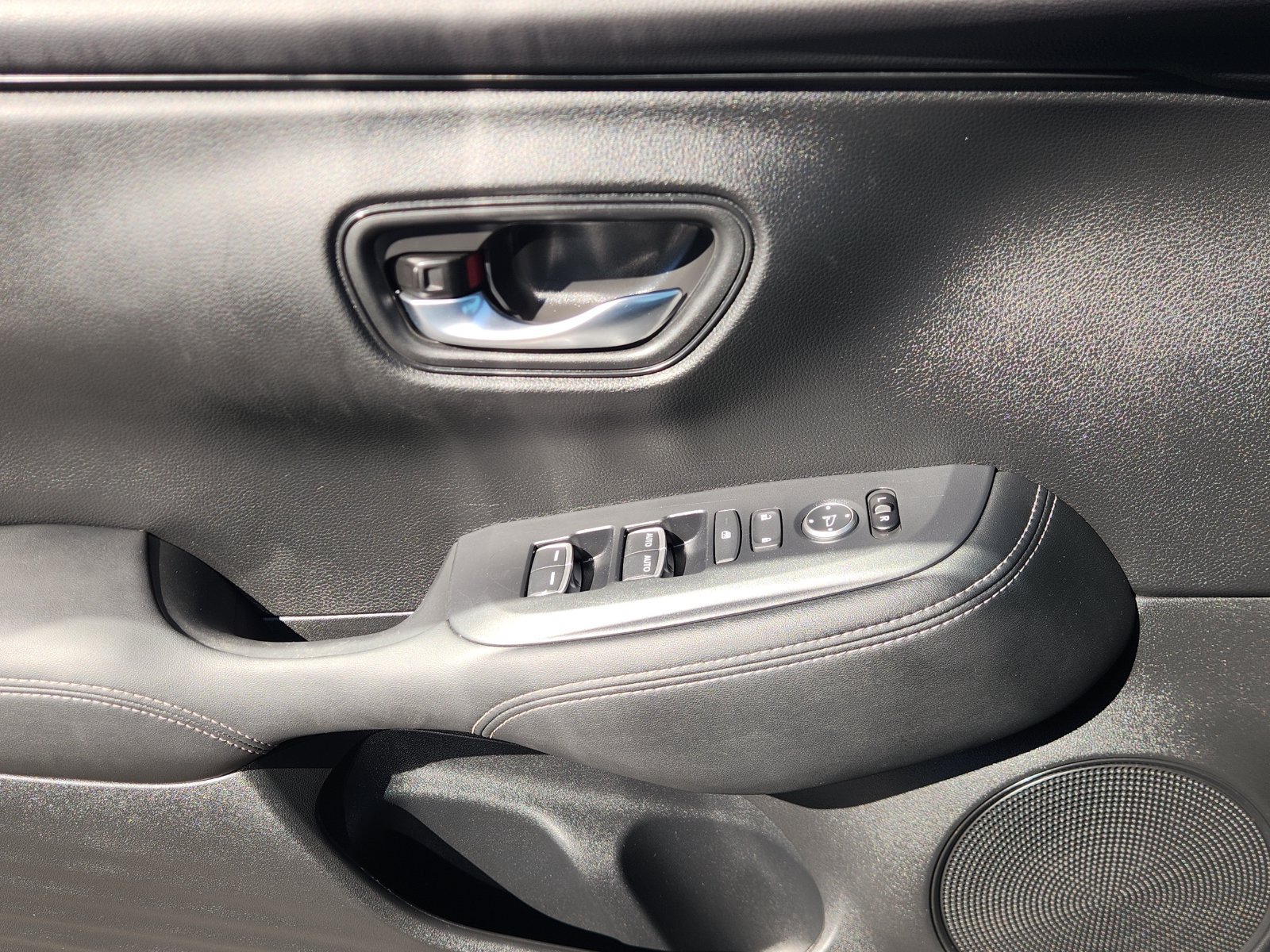 Certified 2024 Honda HR-V EX-L image 27