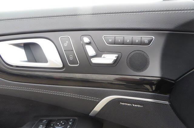 Used 2015 Mercedes-Benz SL 550 image 23