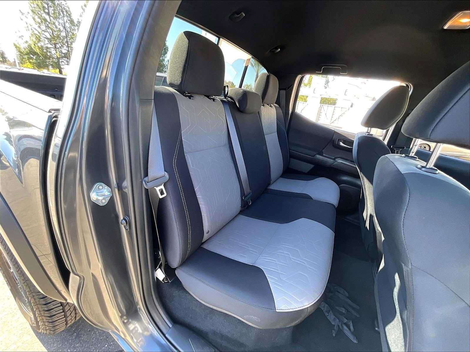 Used 2021 Toyota Tacoma TRD Off-Road AWD/4WD image 30