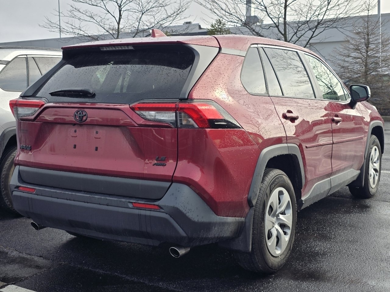 Used 2022 Toyota RAV4 LE image 7