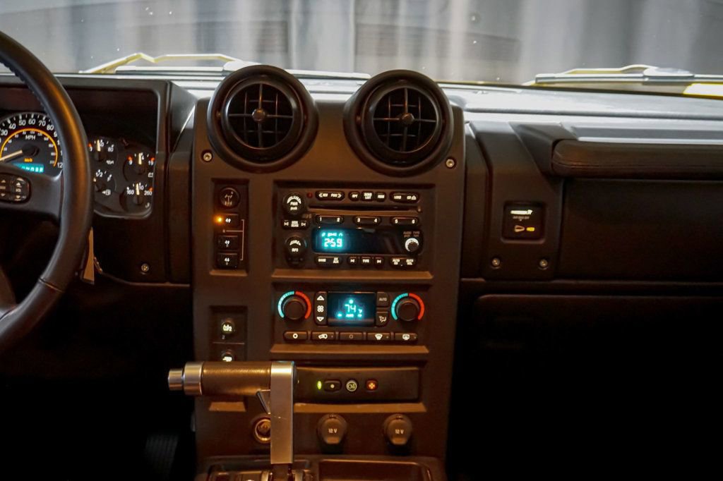 Used 2005 HUMMER H2 w/ Preferred Equipment Group image 45