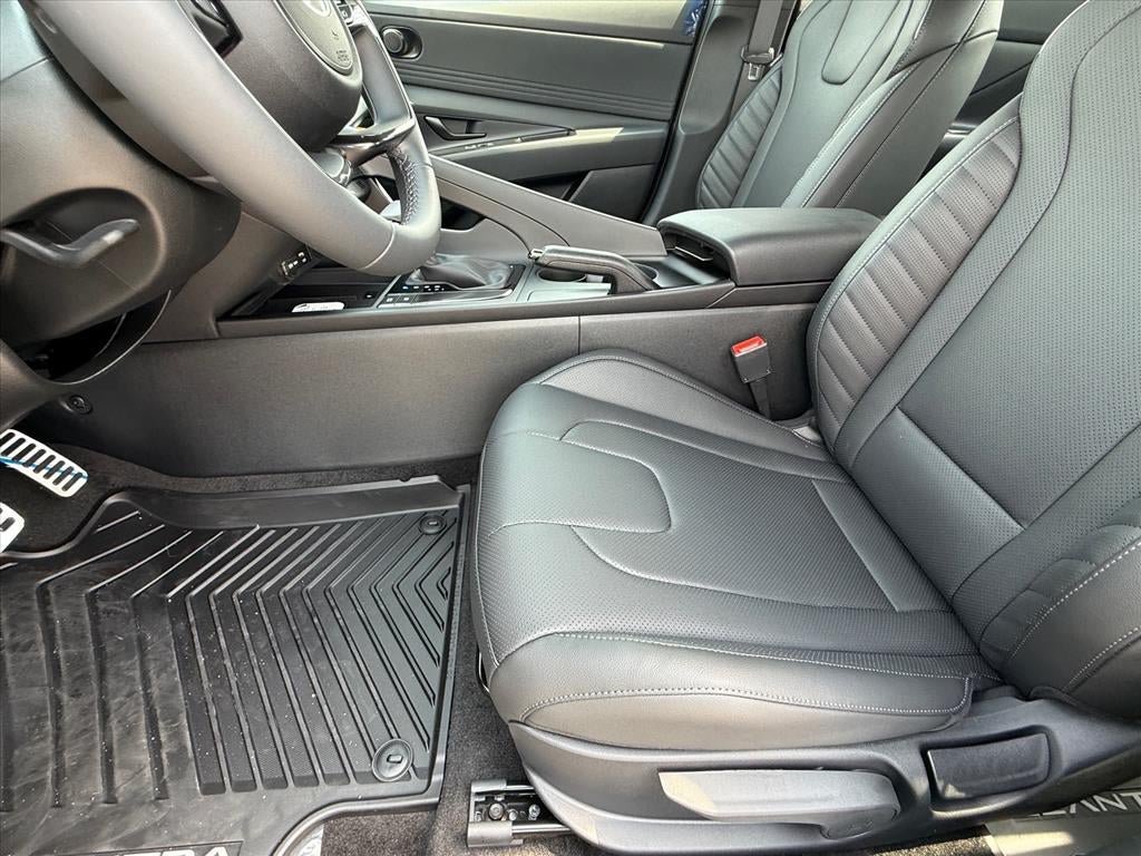 New 2026 Hyundai Elantra SEL Sport FWD image 12