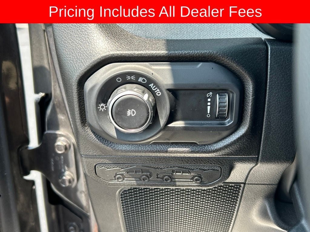 Used 2024 Jeep Wrangler Unlimited Sport AWD/4WD image 7