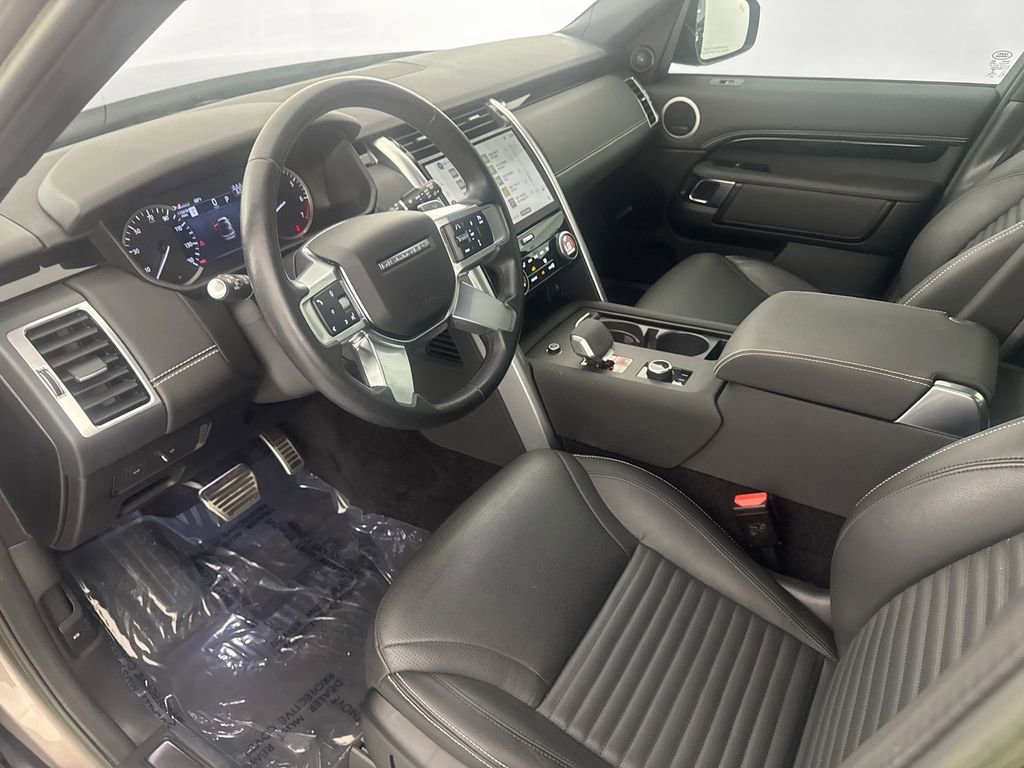 Certified 2023 Land Rover Discovery S R-Dynamic image 9