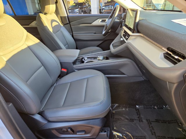Used 2026 Ford Explorer Active w/ Active Comfort Package RWD image 22