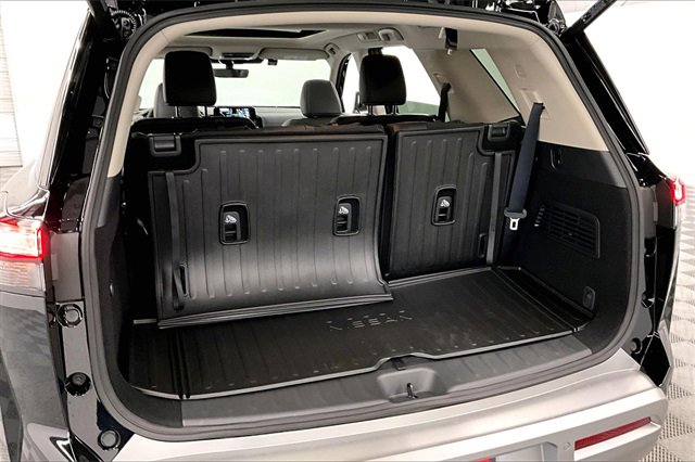 New 2025 Nissan Pathfinder Platinum w/ Lighting Package (N93) image 40
