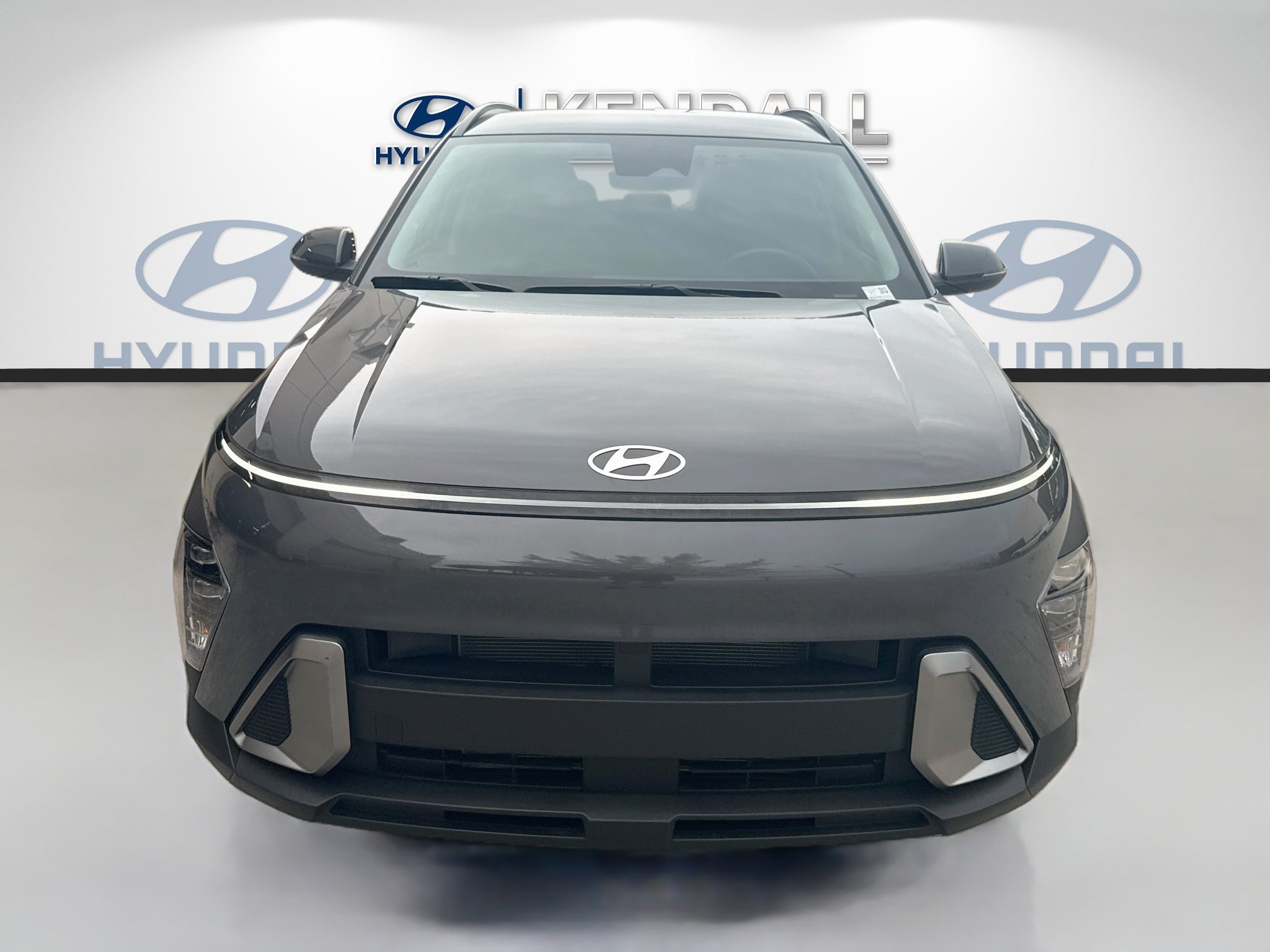 Used 2025 Hyundai Kona SEL FWD image 2