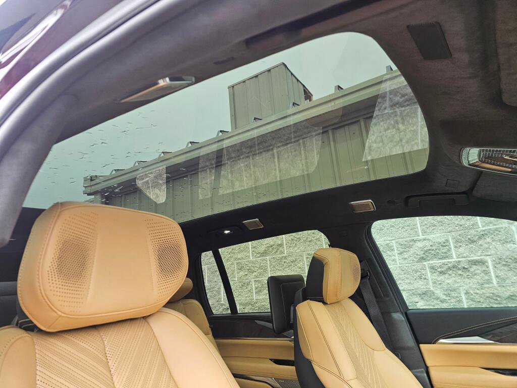 Used 2025 Cadillac Escalade IQ Luxury 2 image 16