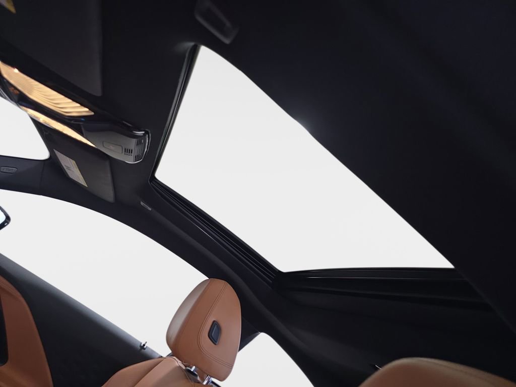 Used 2023 BMW 230i Coupe w/ M Sport Package image 29