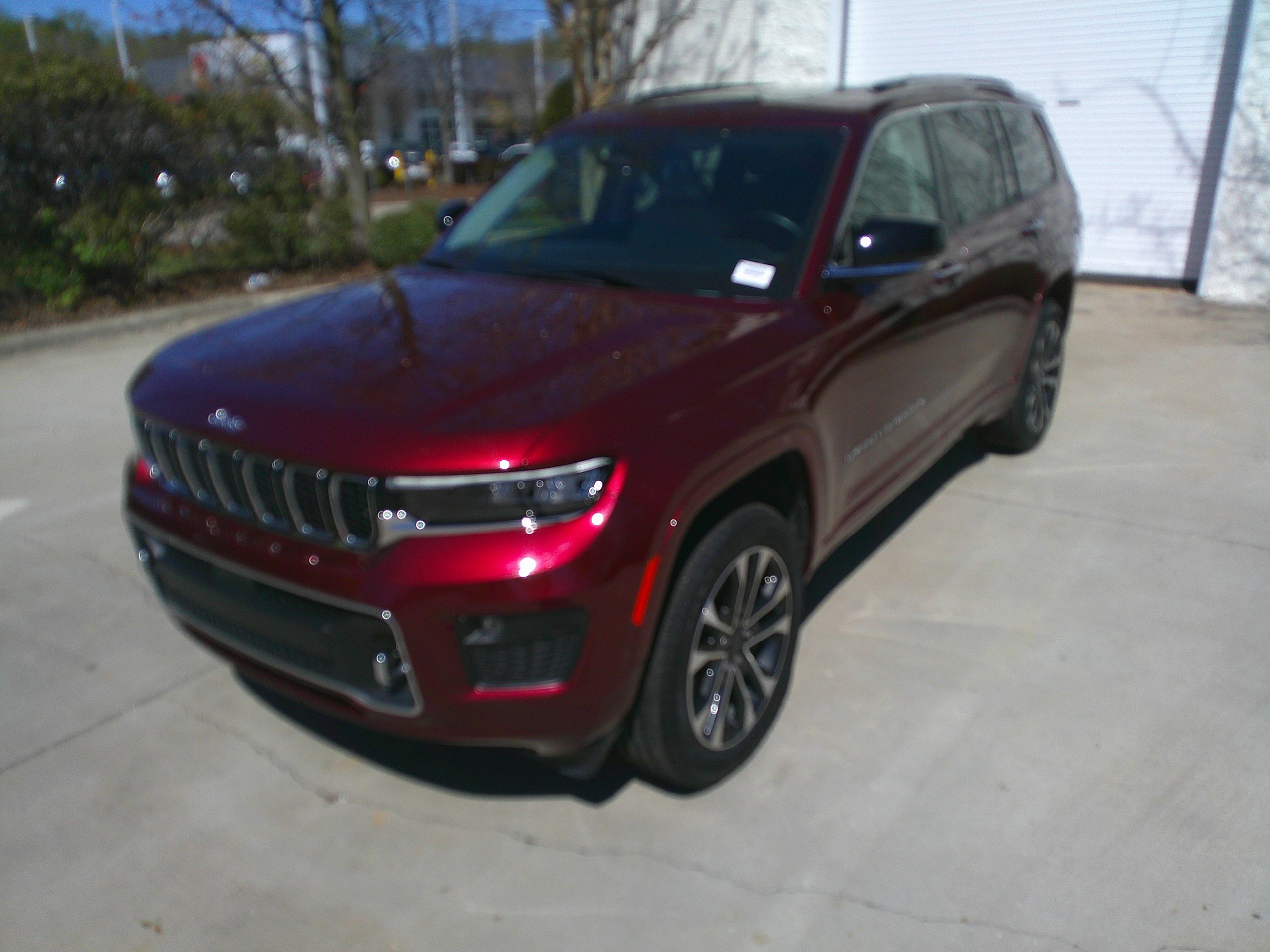 Used 2022 Jeep Grand Cherokee L Overland w/ Luxury Tech Group IV AWD/4WD image 5