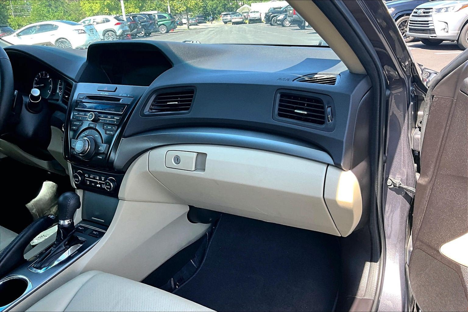 Used 2015 Acura ILX w/ Technology Package FWD image 14