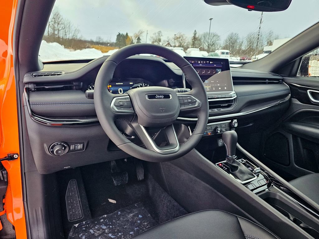 New 2026 Jeep Compass Latitude image 13
