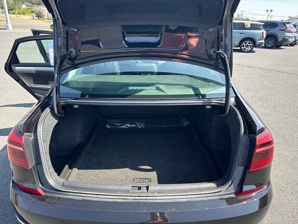 Used 2019 Volkswagen Passat 2.0T Wolfsburg FWD image 12