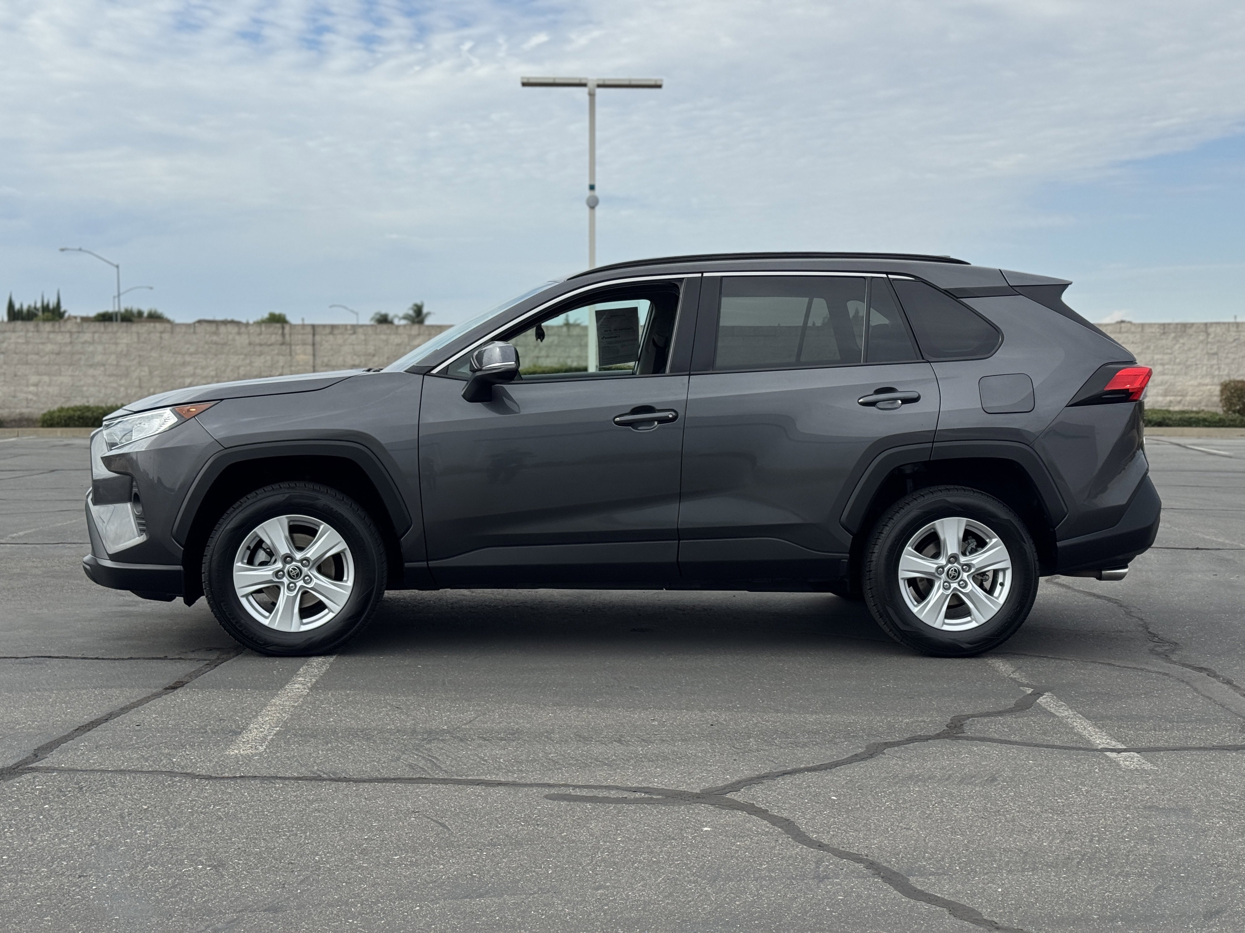 Used 2021 Toyota RAV4 XLE image 4