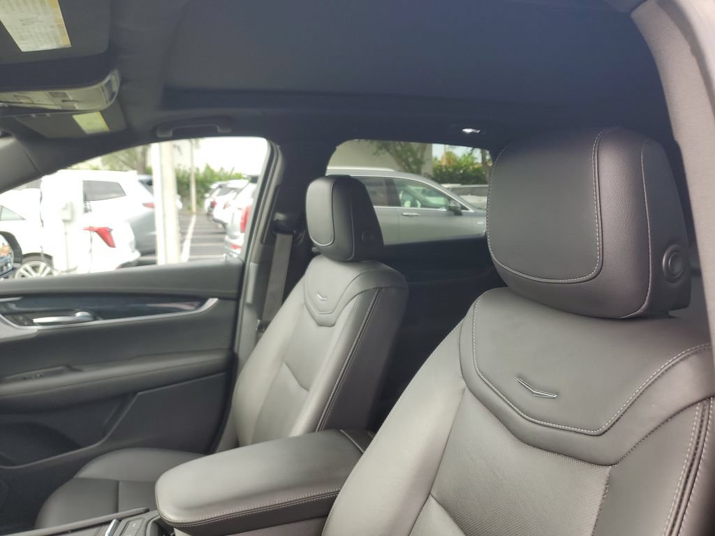 Certified 2024 Cadillac XT5 Premium Luxury w/ Technology Package AWD/4WD image 21