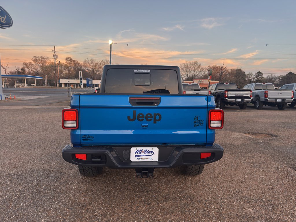 Used 2023 Jeep Gladiator Willys image 4