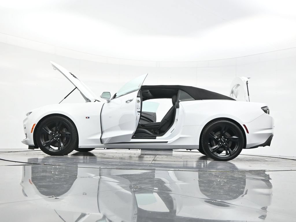 Used 2020 Chevrolet Camaro SS RWD image 50