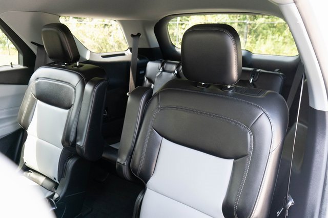 Used 2022 Ford Explorer XLT w/ Equipment Group 202A image 22