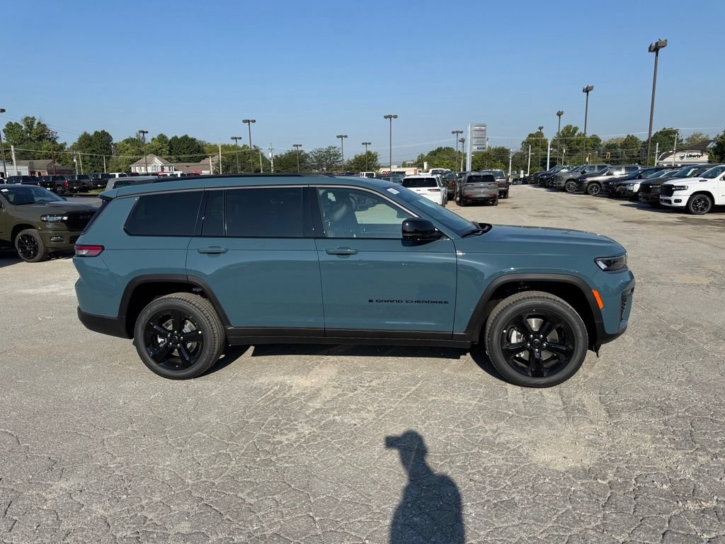 New 2027 Jeep Grand Cherokee L Limited w/ Limited Altitude Package AWD/4WD image 5