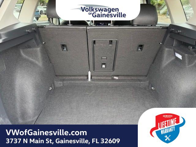 Used 2025 Volkswagen Taos SE FWD image 7