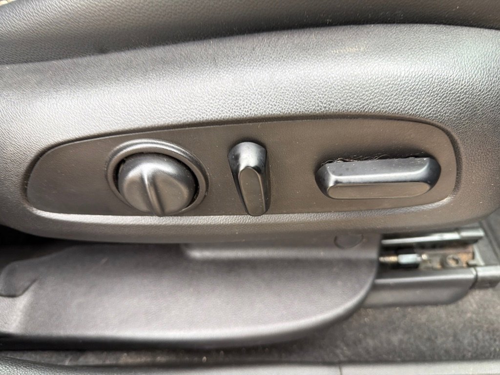 Used 2017 GMC Acadia SLT image 29