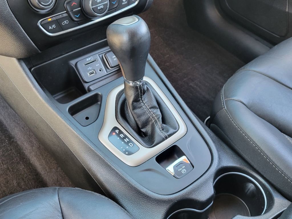 Used 2018 Jeep Cherokee Limited image 14