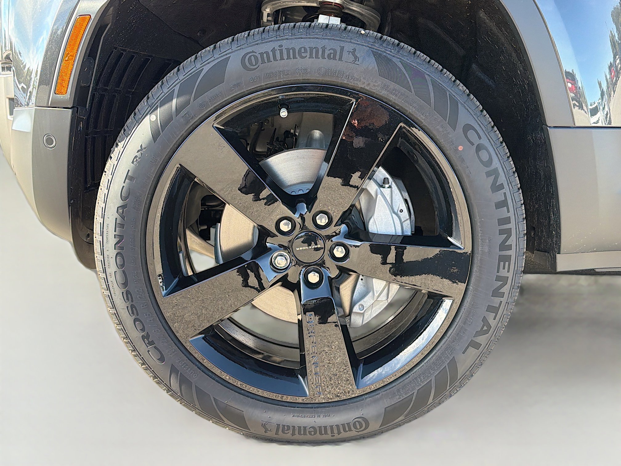 New 2026 Land Rover Defender 110 S image 43