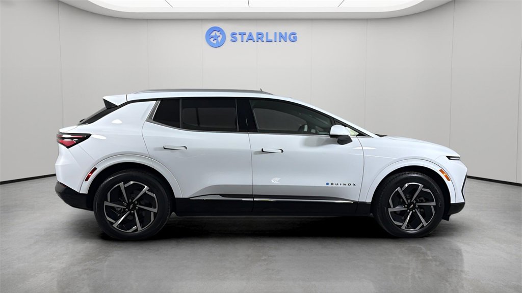 Used 2025 Chevrolet Equinox EV LT image 11