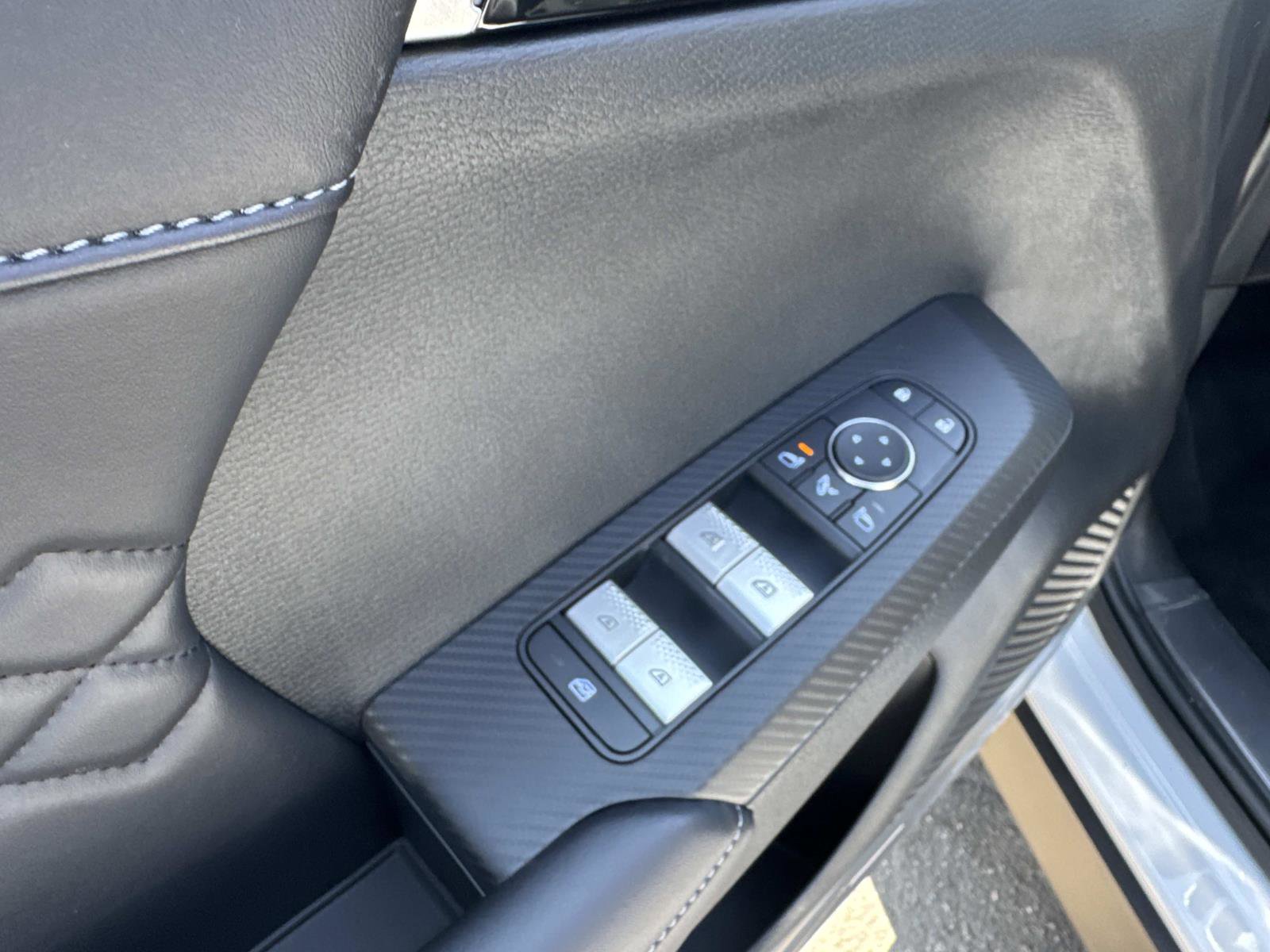 New 2025 Mitsubishi Outlander SEL image 15