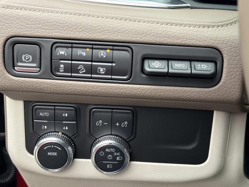 Used 2023 GMC Yukon XL Denali image 30