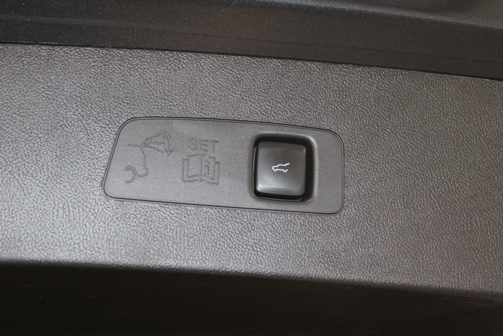 Used 2022 Lincoln Corsair Reserve w/ Equipment Group 201A image 17