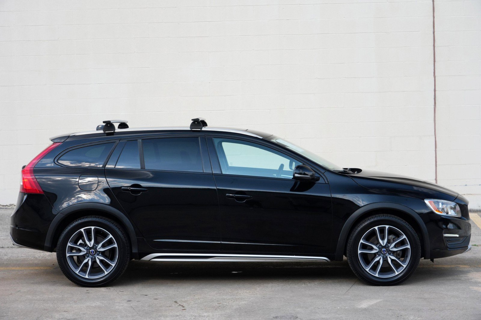 Used 2018 Volvo V60 T5 Cross Country w/ Convenience Package AWD/4WD image 48