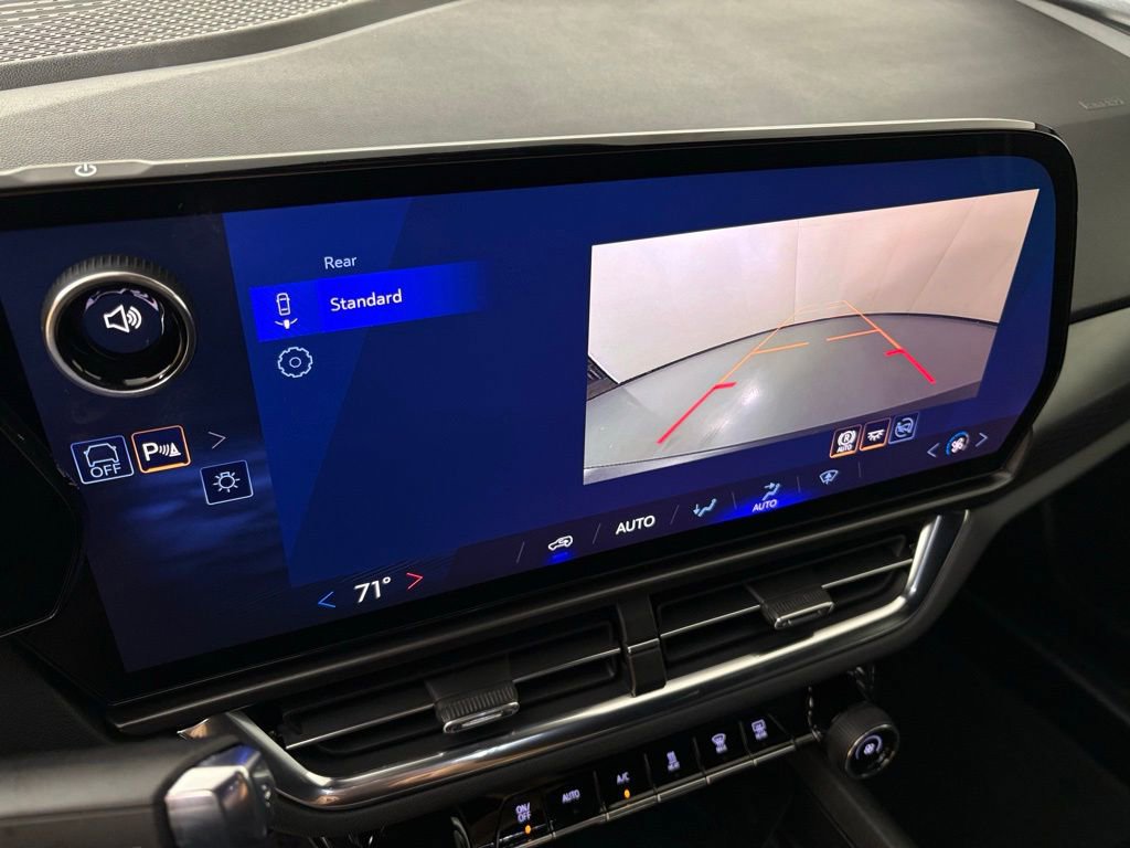 Used 2026 Chevrolet Equinox EV LT image 31