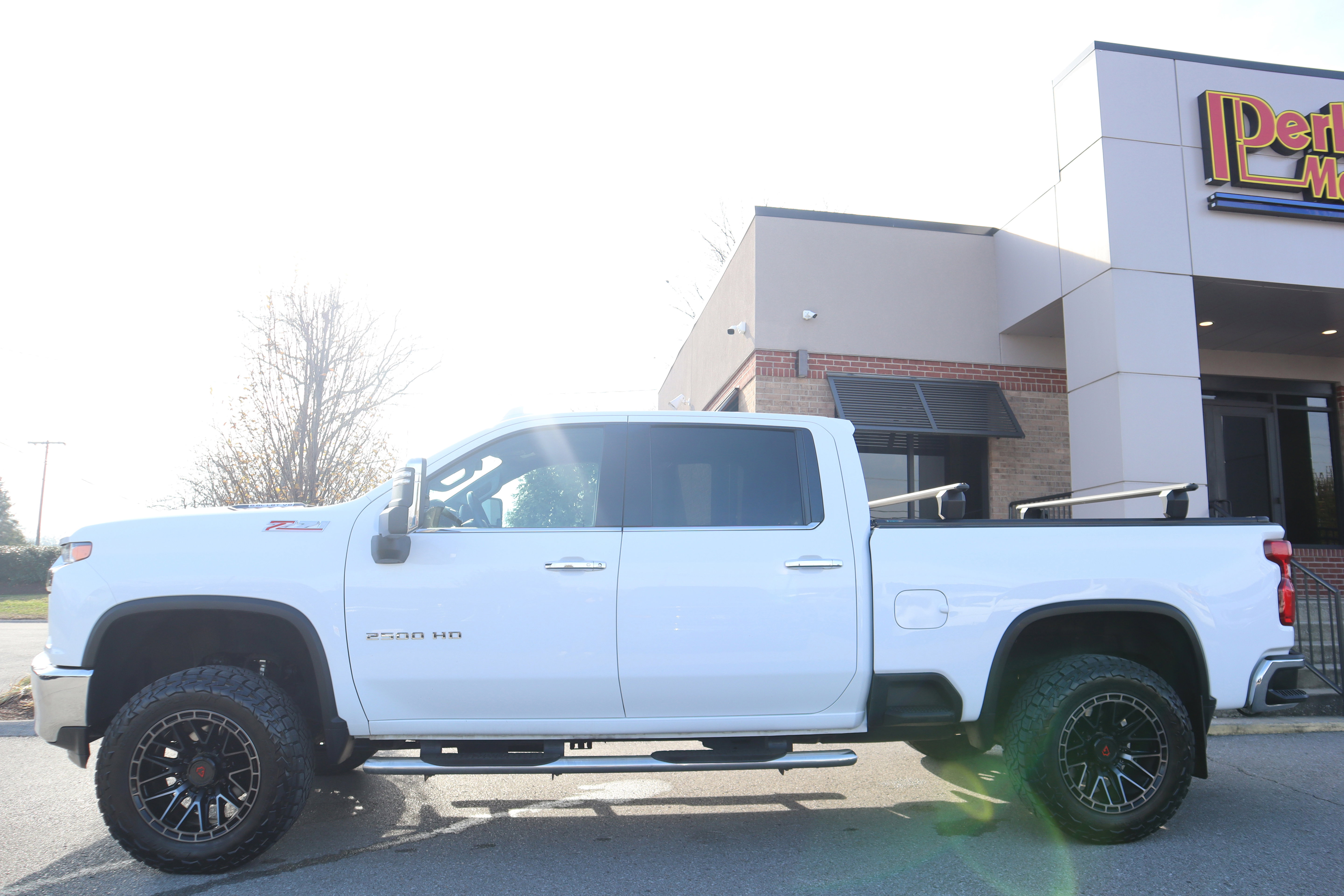 Used 2021 Chevrolet Silverado 2500 LTZ w/ LTZ Convenience Package image 11