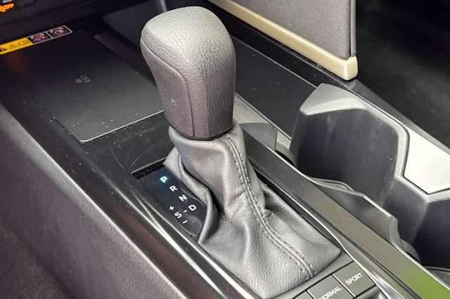 Used 2025 Toyota Camry LE FWD image 27