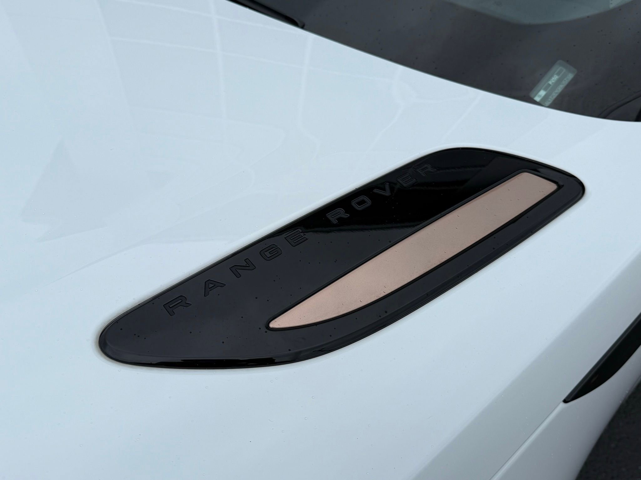 Used 2023 Land Rover Range Rover Velar R-Dynamic S image 14