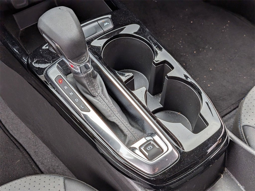 Used 2025 Chevrolet Trax LT w/ LT Convenience Package image 17