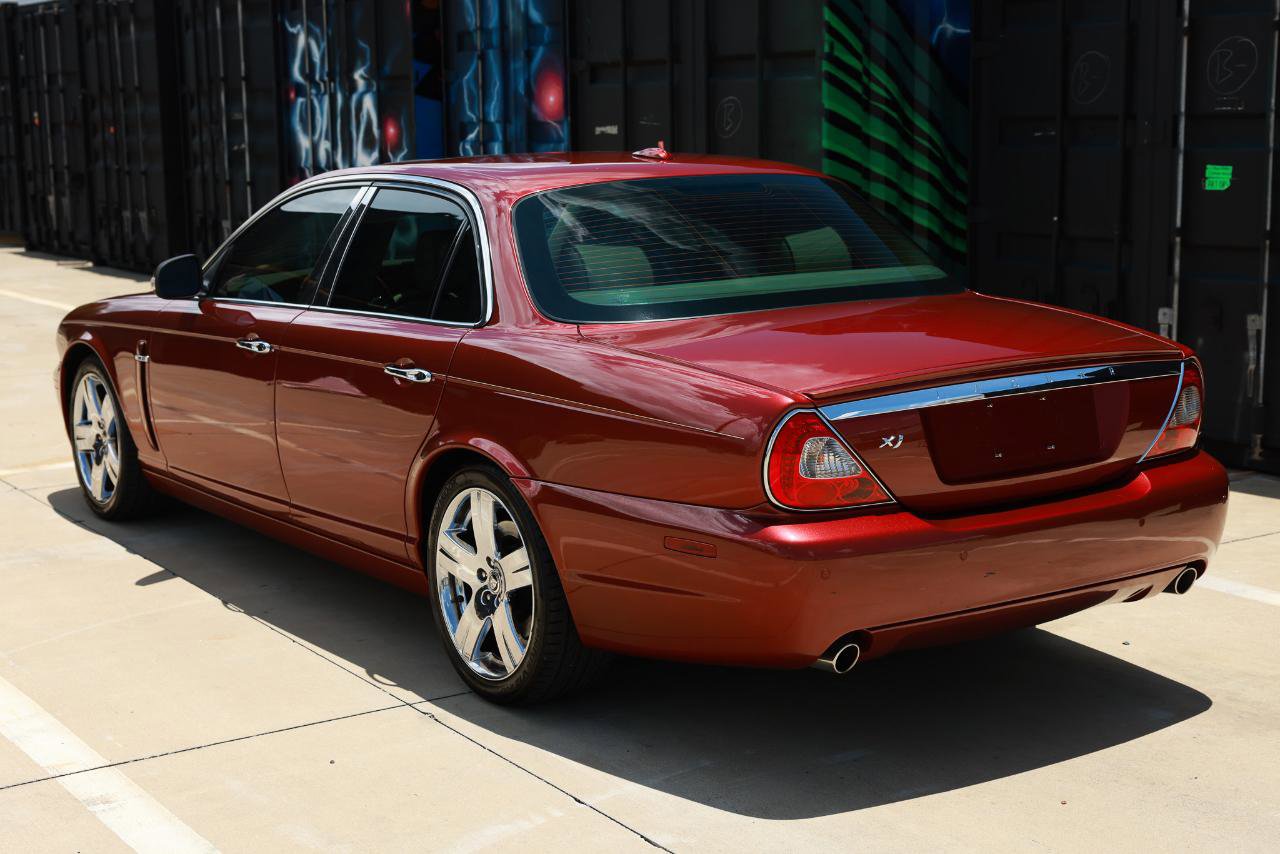 Used 2008 Jaguar XJ8 RWD image 5