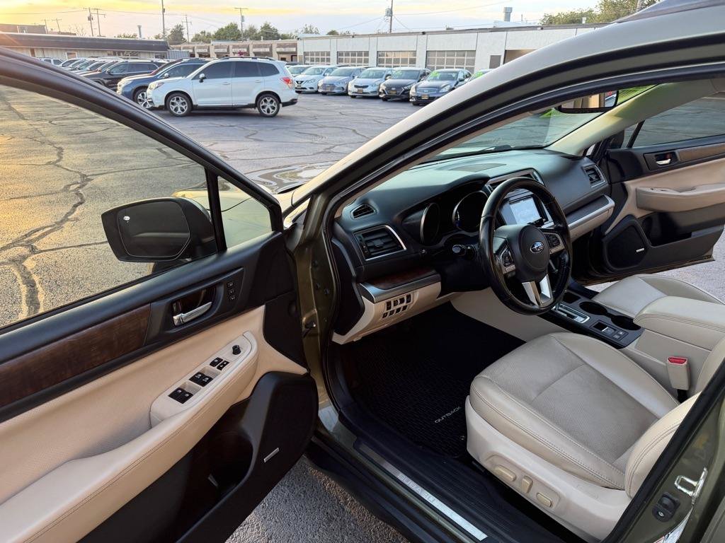 Used 2015 Subaru Outback 2.5i Limited AWD/4WD image 9