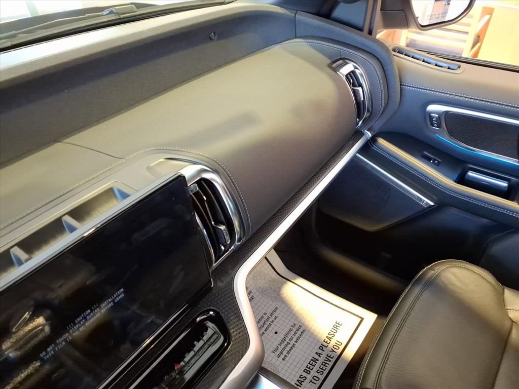 New 2025 Ford Expedition Platinum w/ Stealth Performance Package image 18