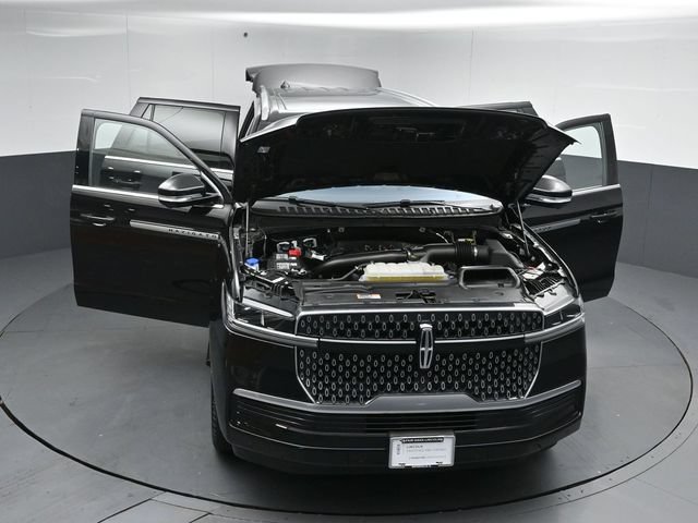Certified 2025 Lincoln Navigator L Reserve AWD/4WD image 57