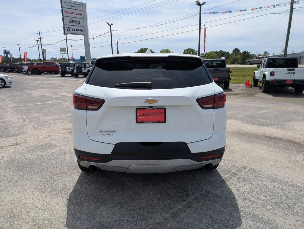 Used 2025 Chevrolet Blazer LT image 4