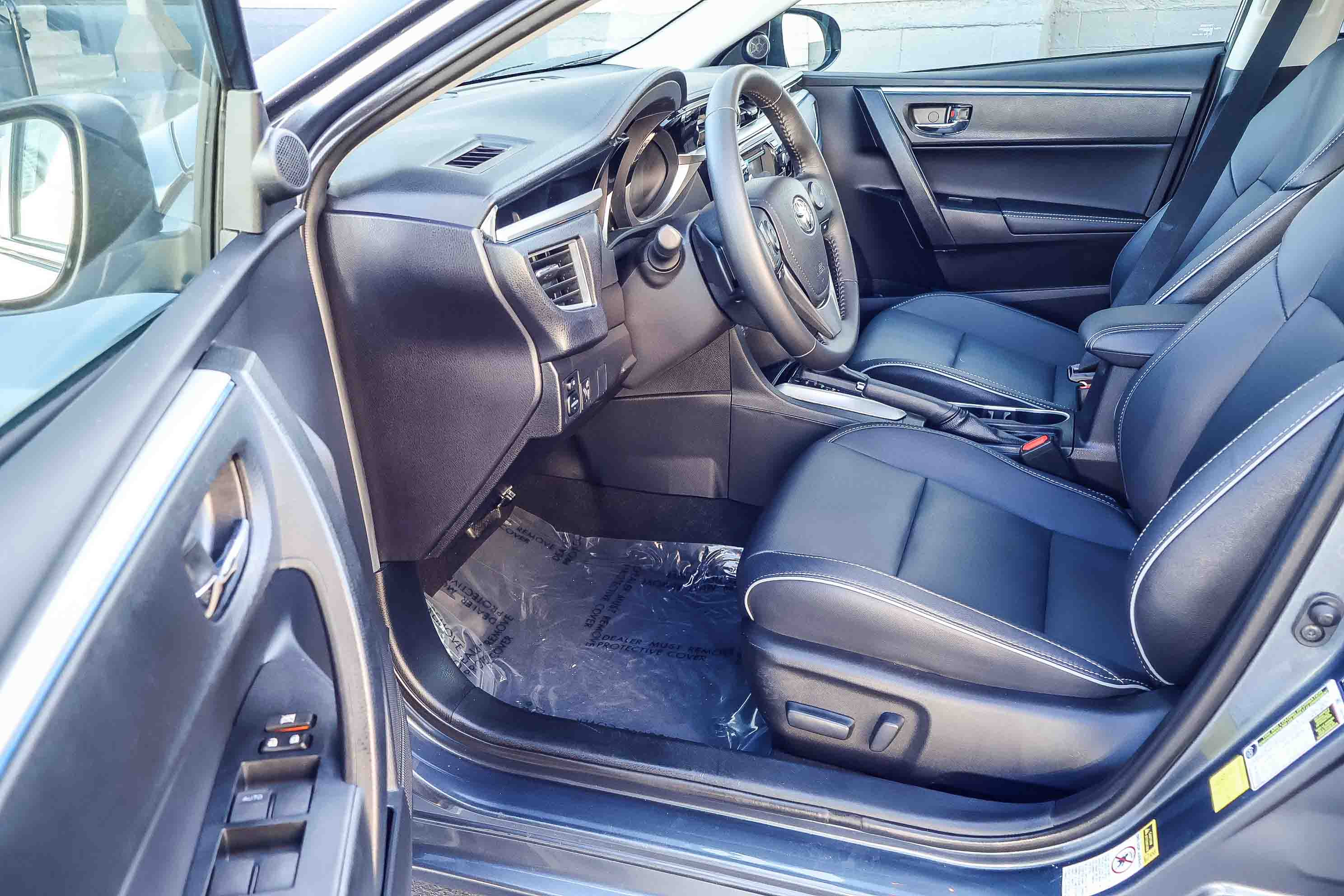 Used 2015 Toyota Corolla S Premium image 2