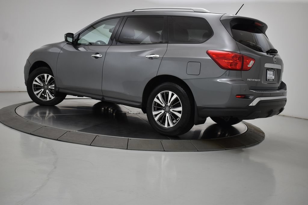 Used 2017 Nissan Pathfinder SV AWD/4WD image 6