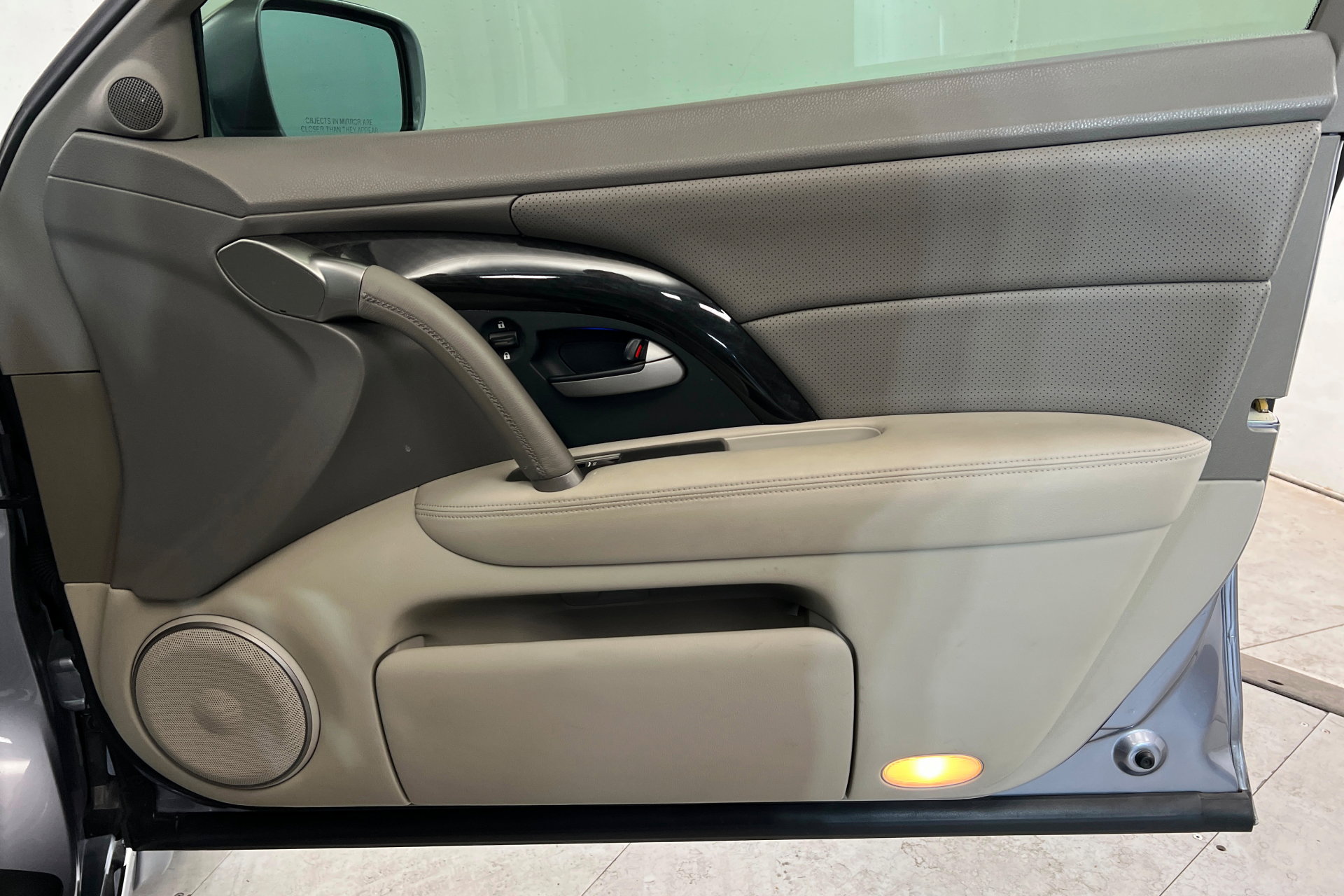 Used 2011 Acura RL image 22