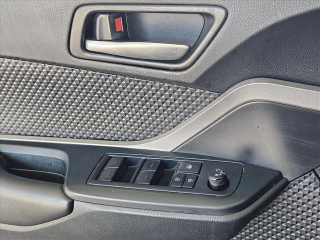 Used 2021 Toyota C-HR LE image 6