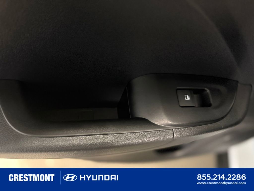 Used 2026 Hyundai Venue SEL FWD image 8