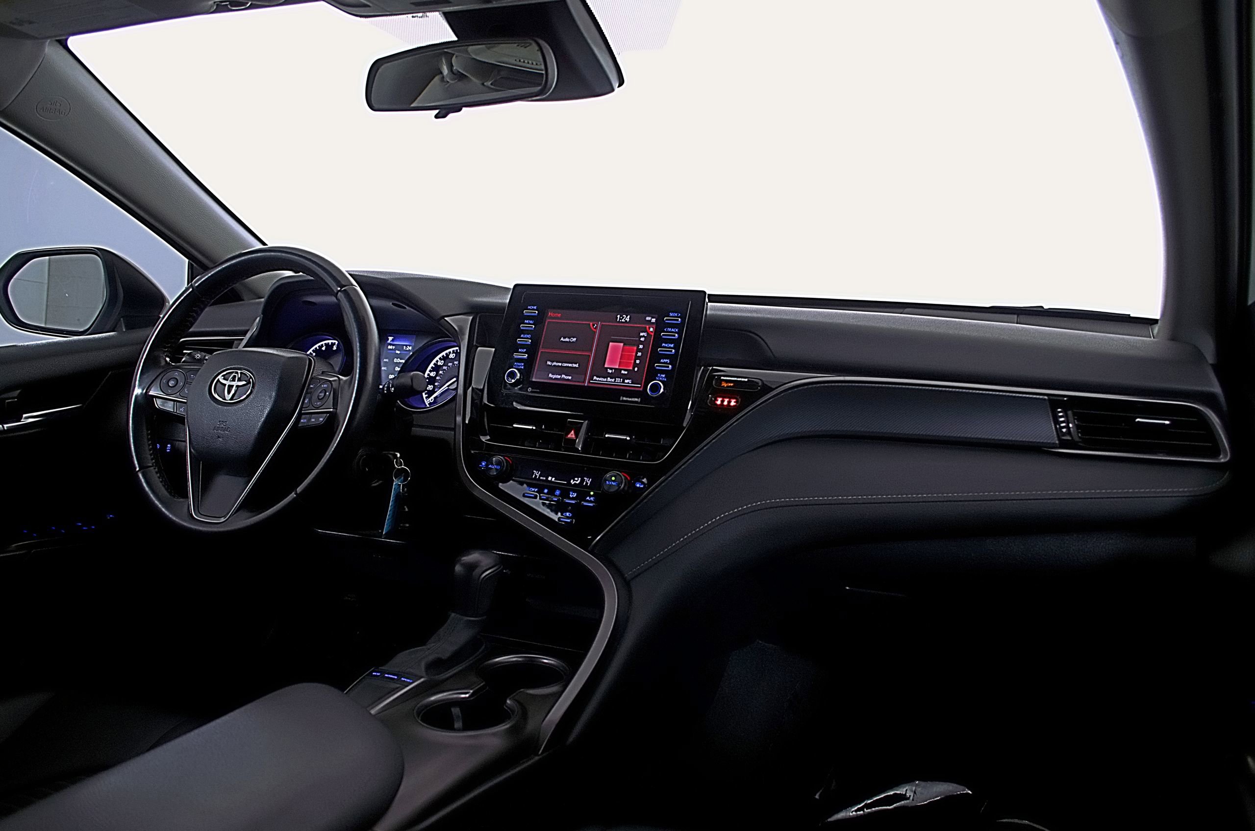 Used 2023 Toyota Camry SE image 14