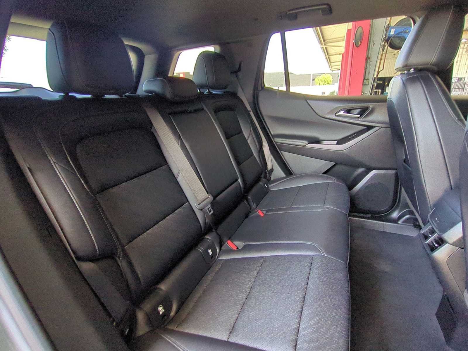 Used 2025 Chevrolet Equinox LT w/ Convenience Package II FWD image 26